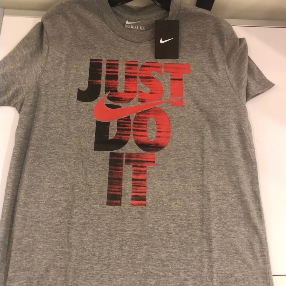 5 Nike Shirts